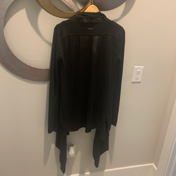 Lululemon Universal Wrap - Picture 9 of 12